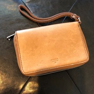 Fossil wristlet